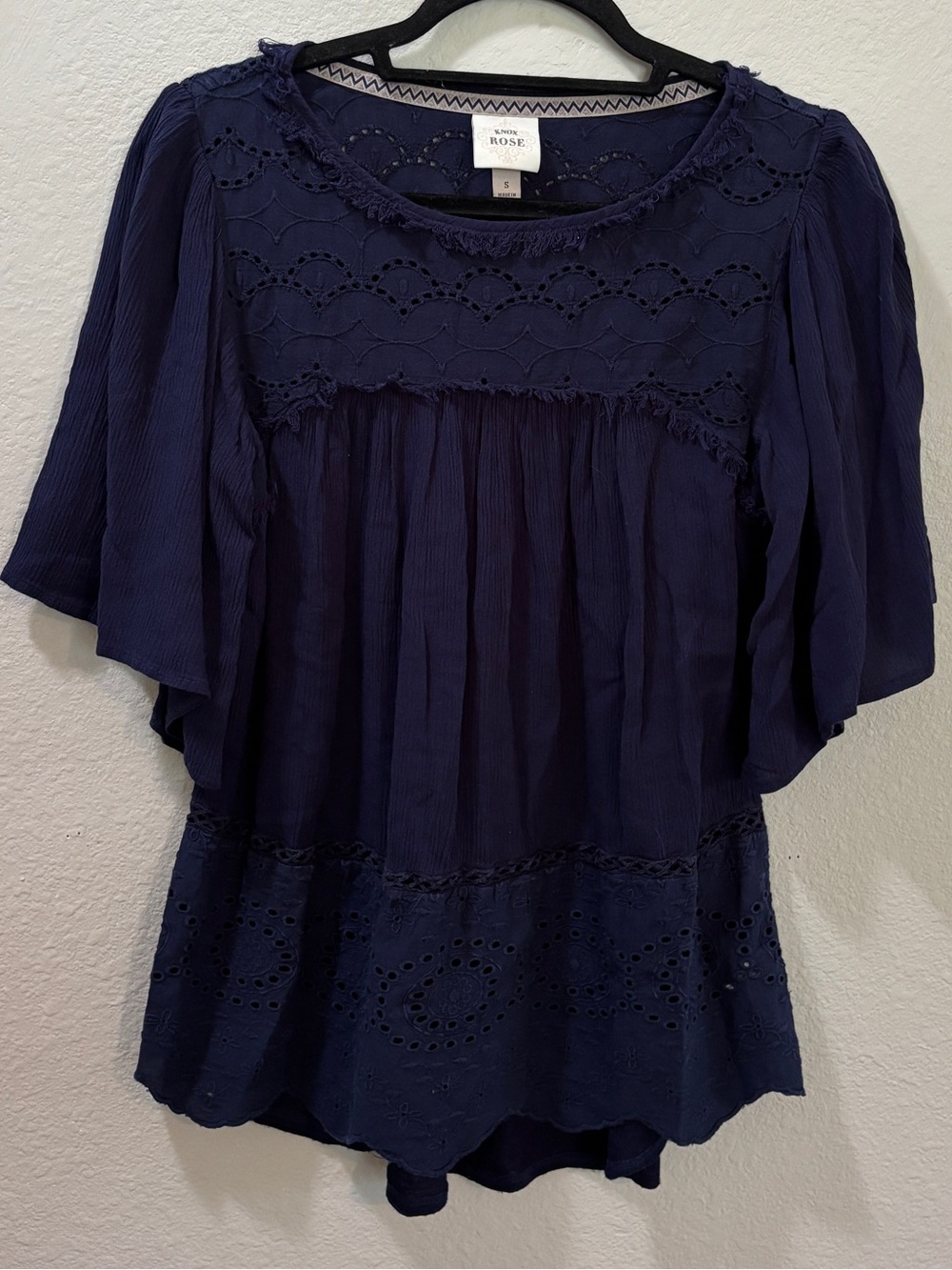 Knox Rose Navy Blue Boho Eyelet Lace Flutter Sleeve Blouse Size Small